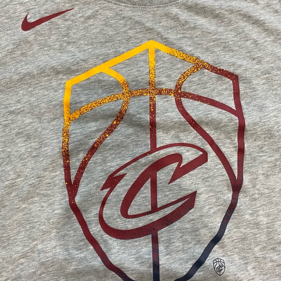 Cleveland Cavaliers short sleeve Nike - Picture 2 of 2